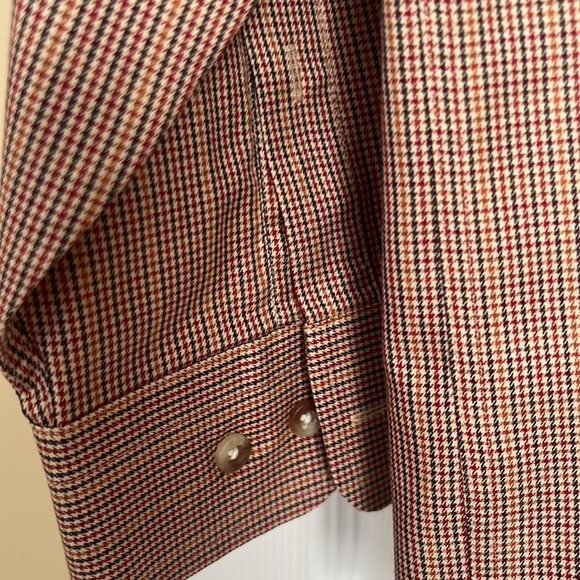 button down - Picture 2 of 4